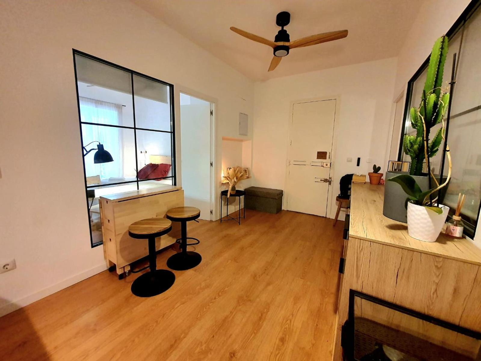 Rentadore Atocha Suites مدريد المظهر الخارجي الصورة